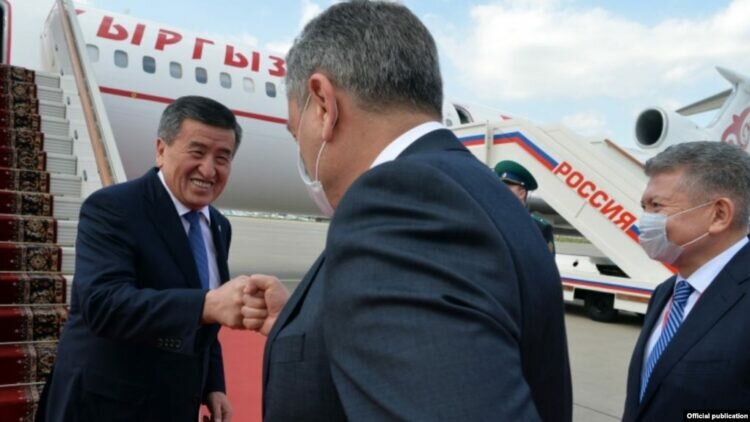 Президент Кыргызстана пропустил парад Победы из-за выявления COVID-19 в его делегации