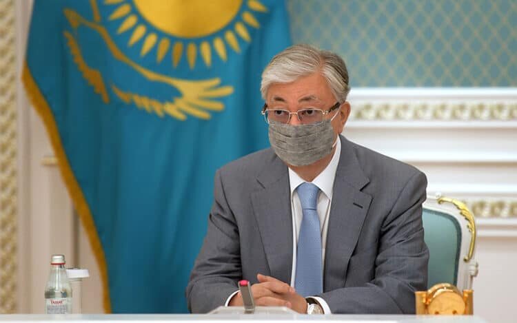 Глава государства раскритиковал экс-руководство Минздрава и акимов